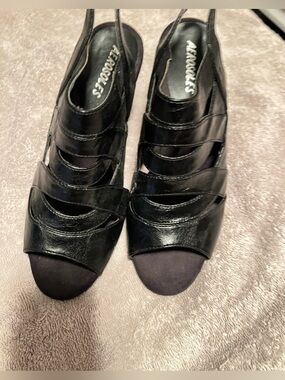 AEROSOLES Black Cutout Peep-Toe Slingback Heels